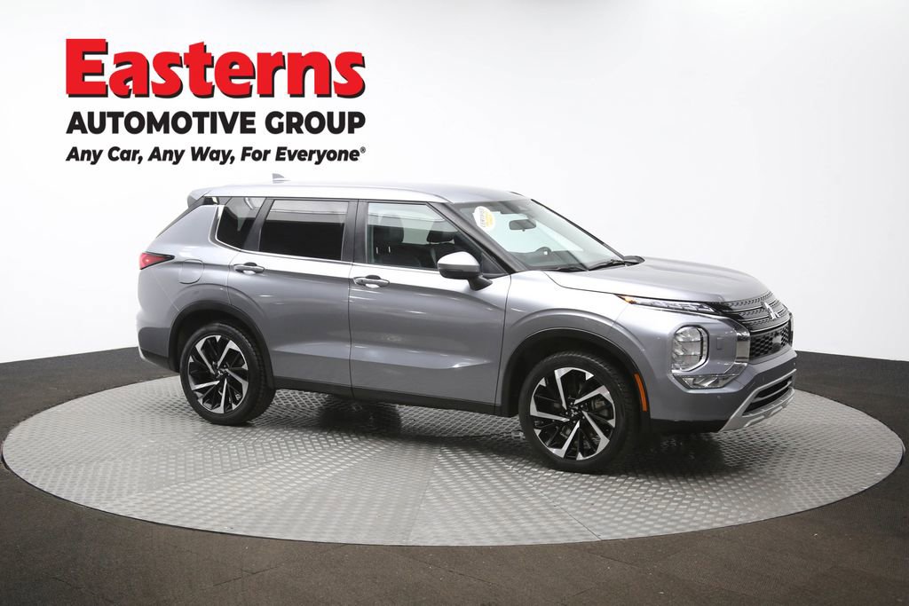 Used 2024 Mitsubishi Outlander SE image 48