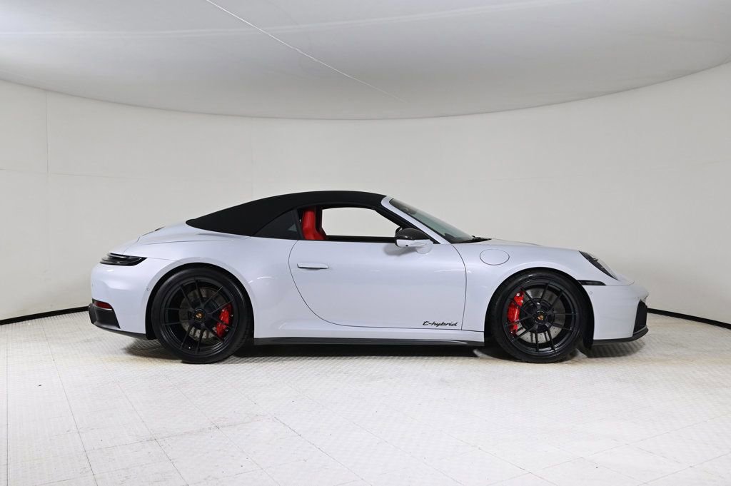Used 2026 Porsche 911 Carrera 4 GTS AWD/4WD image 8