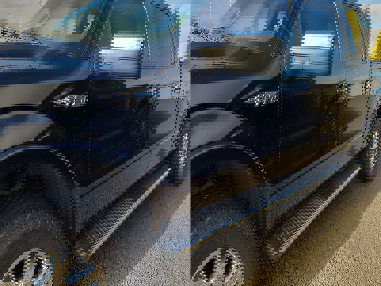 Used 2013 Ford F150 Lariat w/ Lariat Chrome Pkg image 2