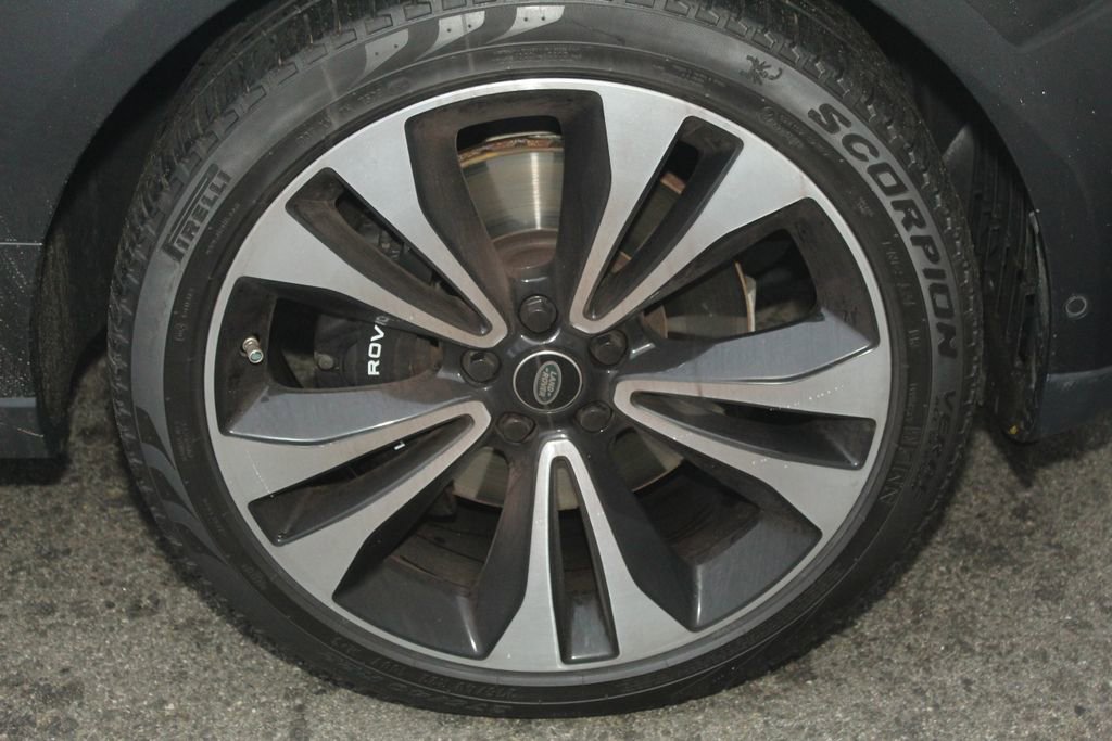 Used 2021 Land Rover Range Rover Autobiography Fifty Edition image 9