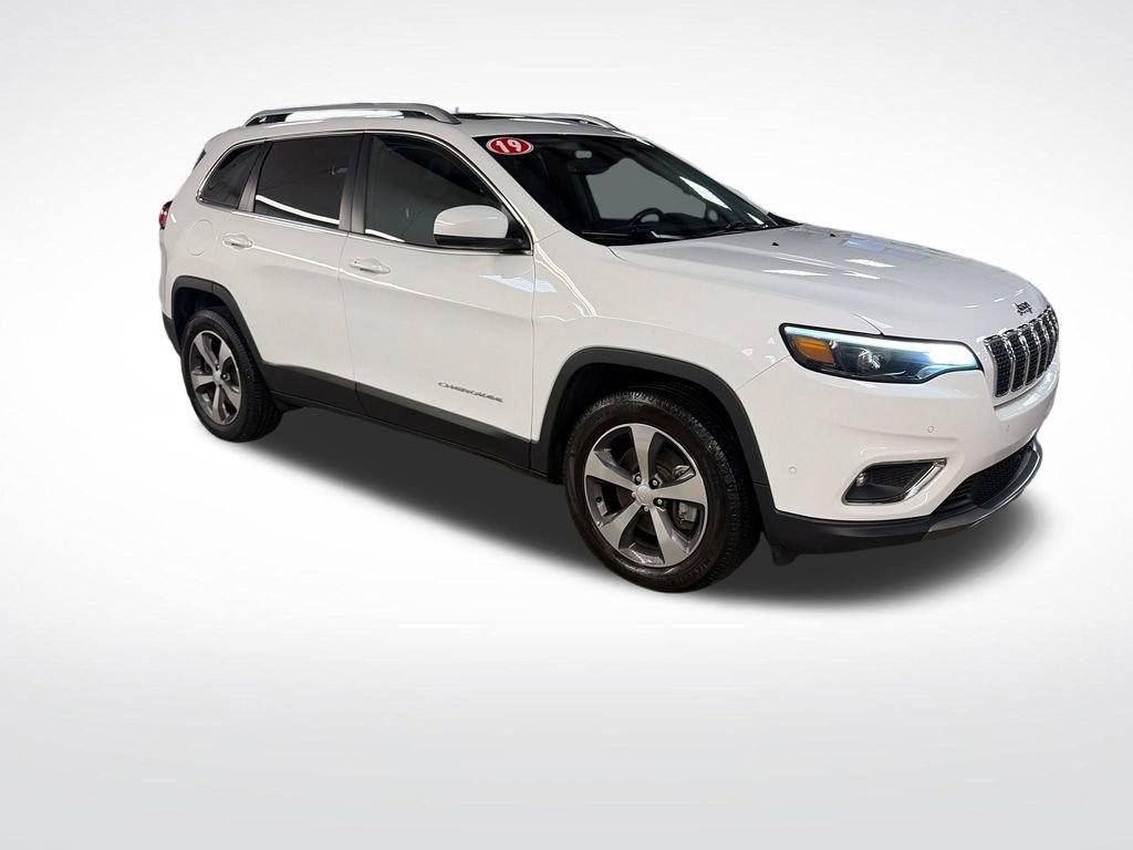 Used 2019 Jeep Cherokee Limited w/ Technology Group AWD/4WD image 11
