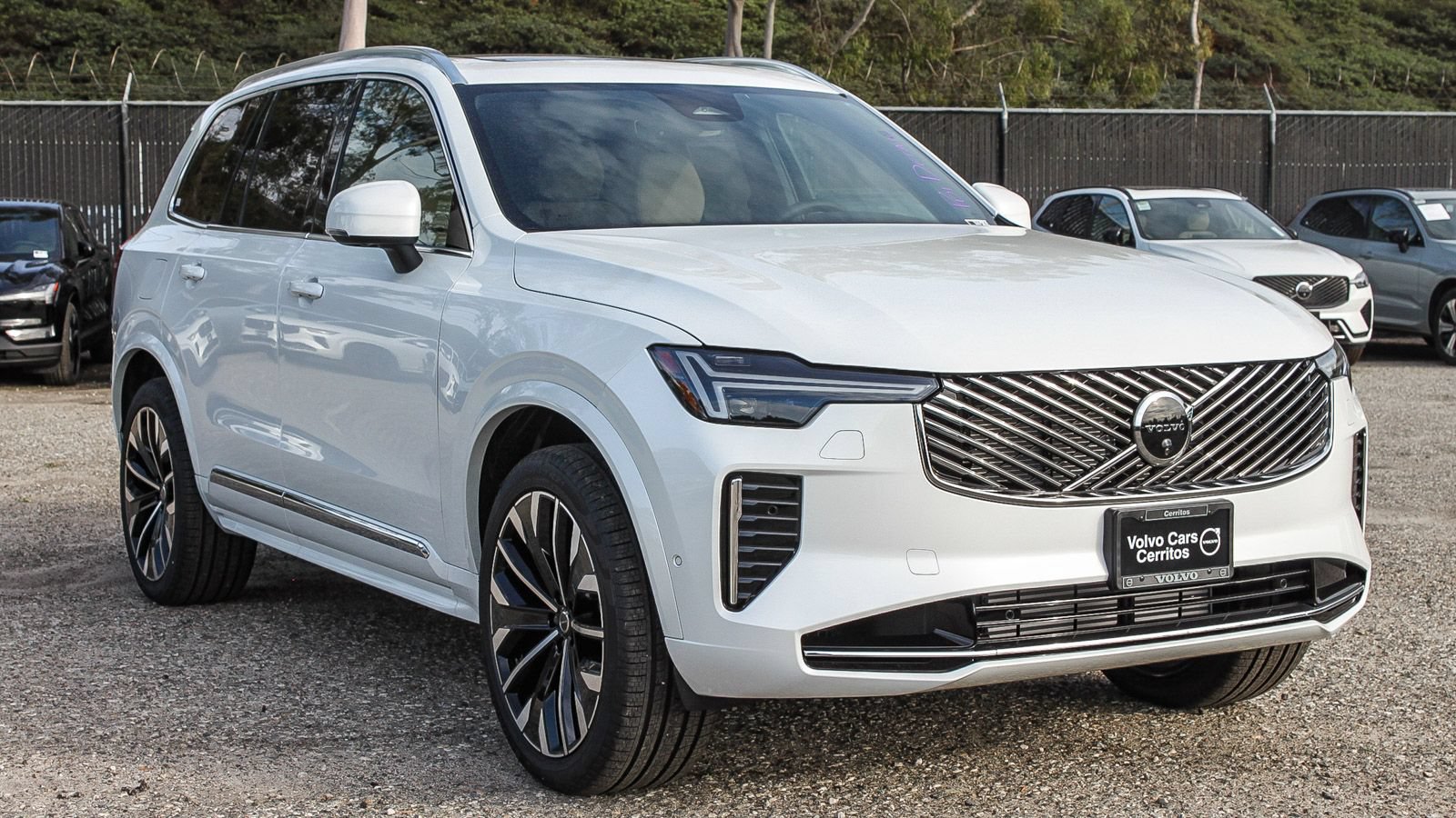 New 2026 Volvo XC90 T8 Plus w/ Protection Package AWD/4WD image 3