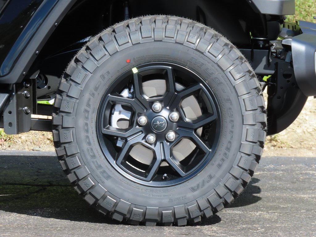 New 2025 Jeep Gladiator High Tide image 14