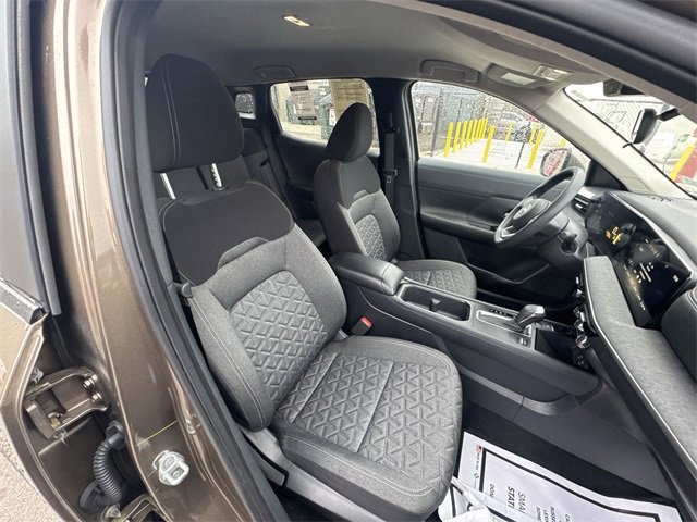 Certified 2025 Nissan Kicks SV image 23