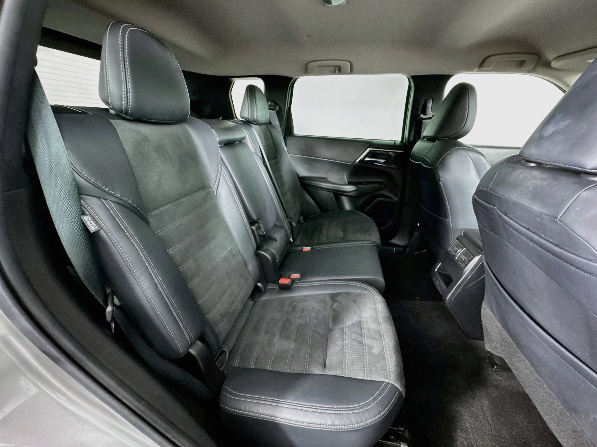 Used 2022 Mitsubishi Outlander SEL Black Edition FWD image 27