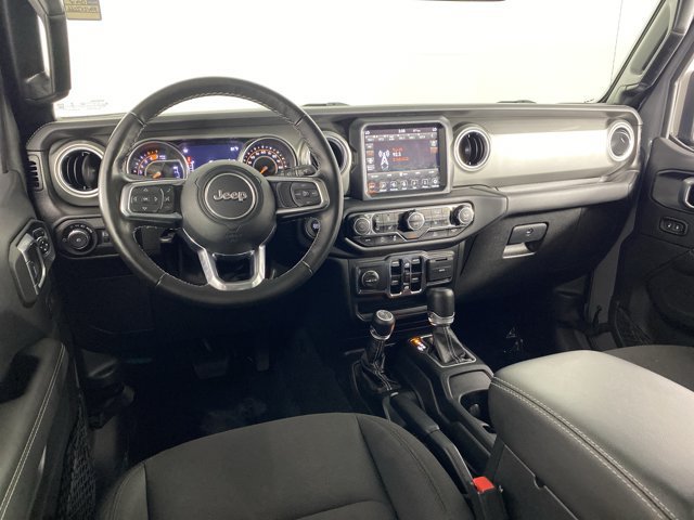 Used 2022 Jeep Wrangler Unlimited Sahara w/ Cold Weather Group AWD/4WD image 21
