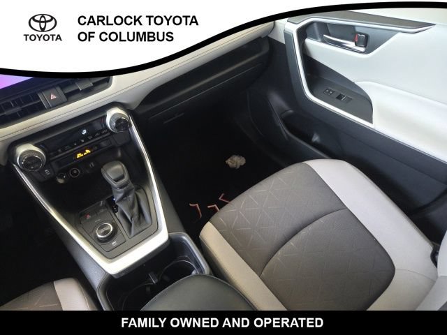 Used 2025 Toyota RAV4 XLE AWD/4WD image 18