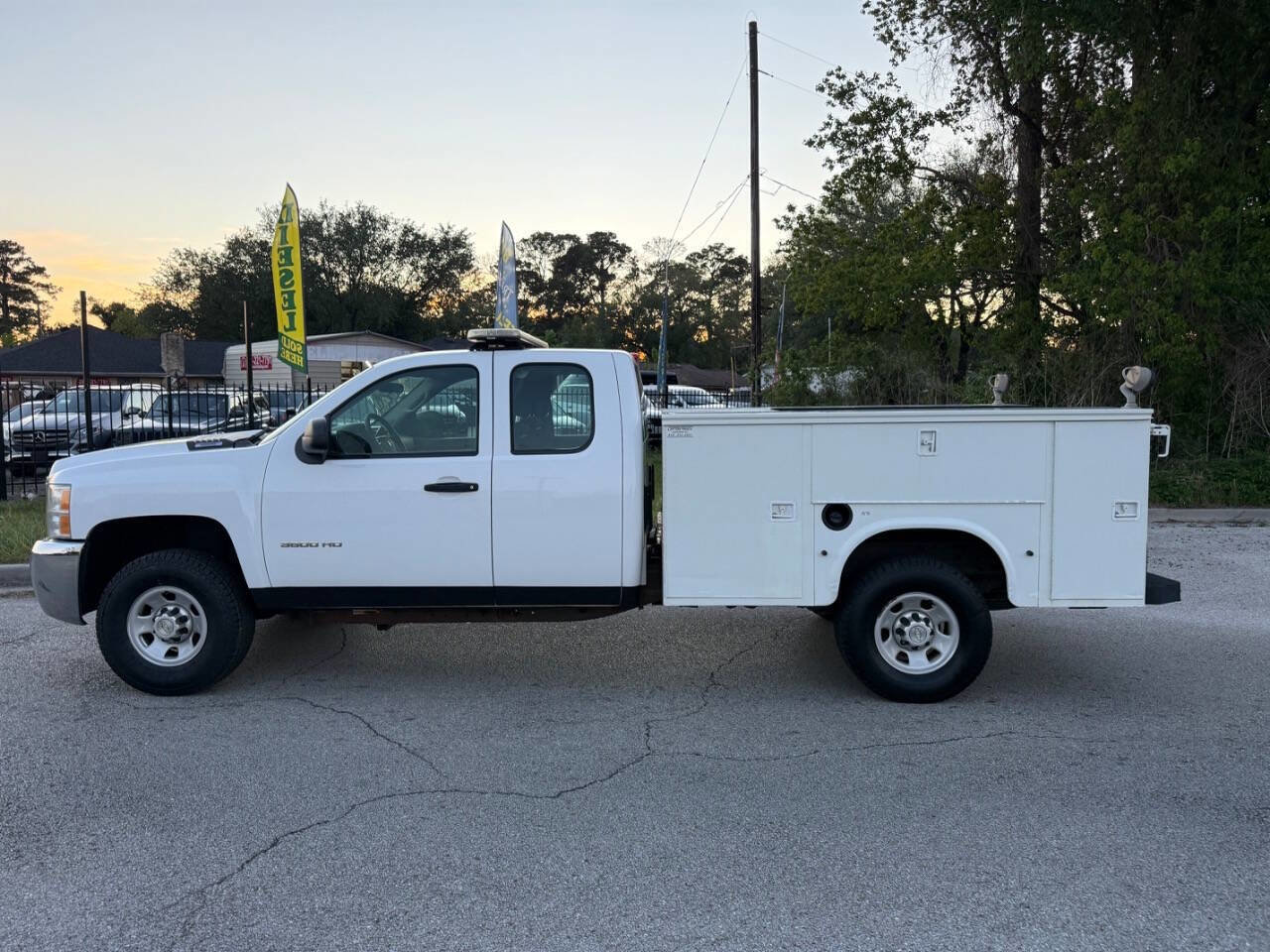 Used 2010 Chevrolet Silverado 3500 W/T w/ Snow Plow Prep Package image 12