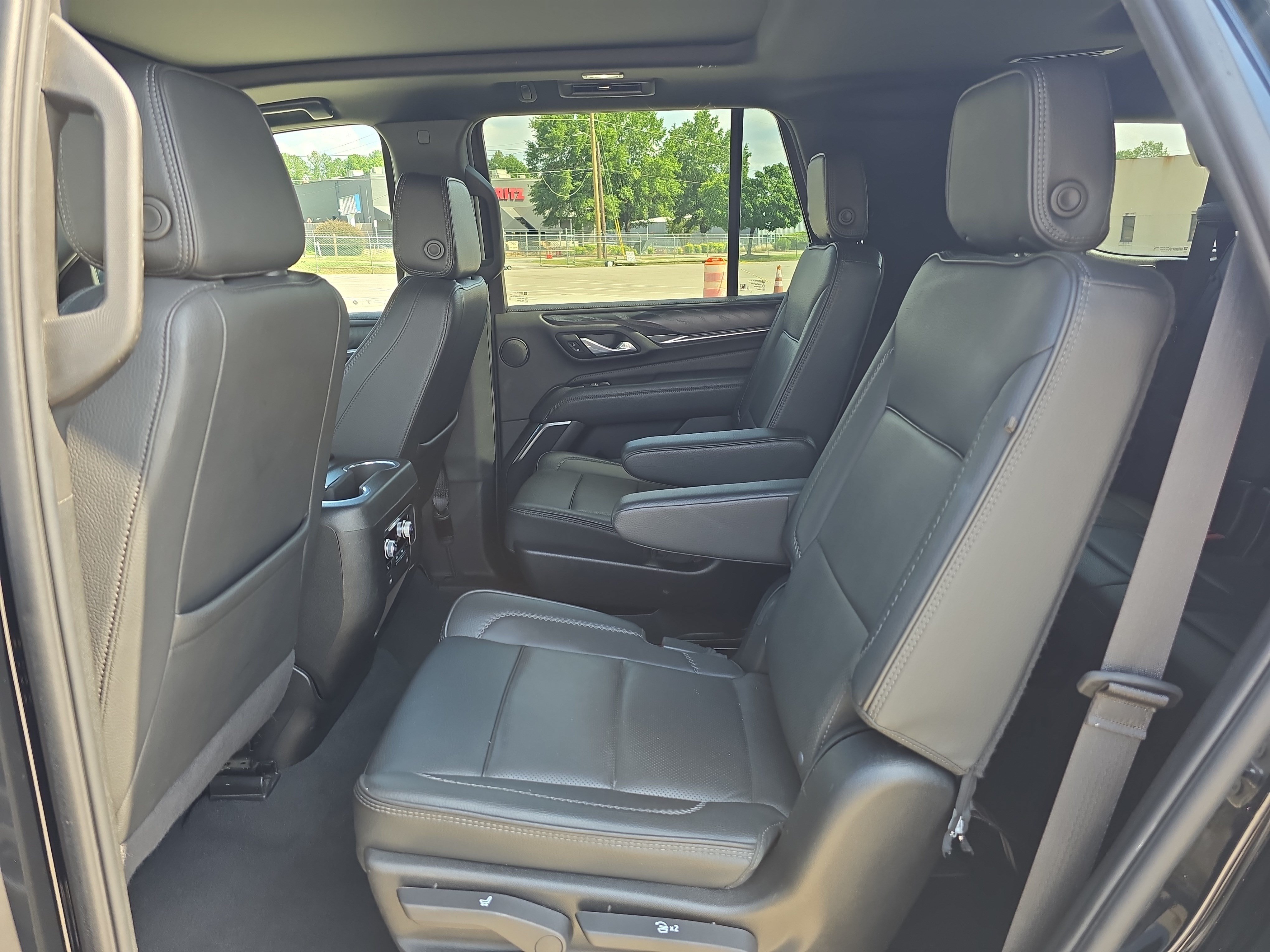 Used 2024 GMC Yukon Denali AWD/4WD image 15