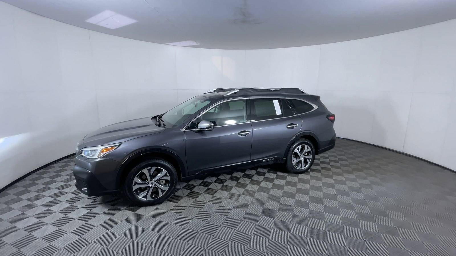 Used 2022 Subaru Outback Touring w/ Tech Package 2 image 4
