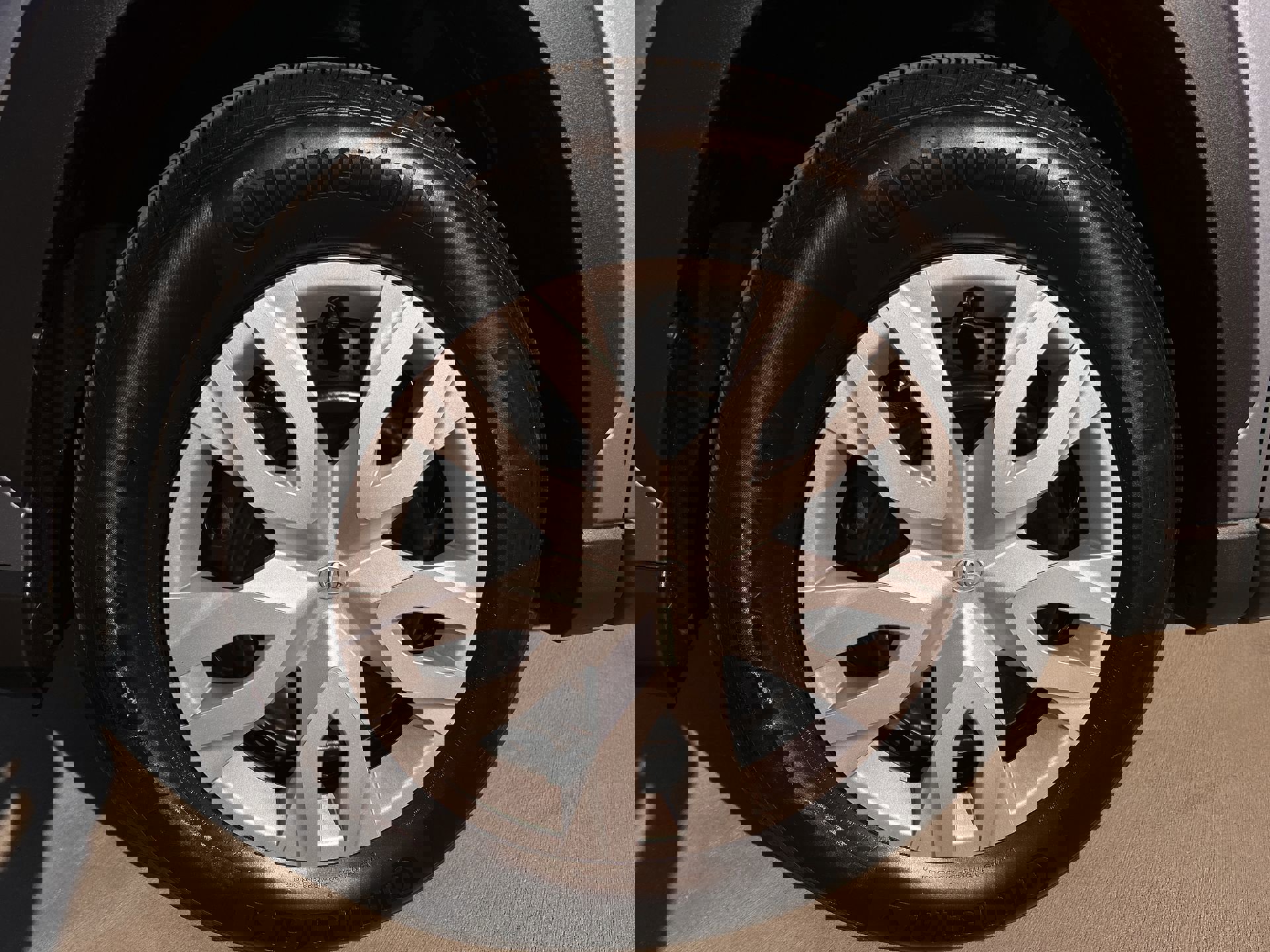 Used 2025 Toyota Corolla Cross L image 18