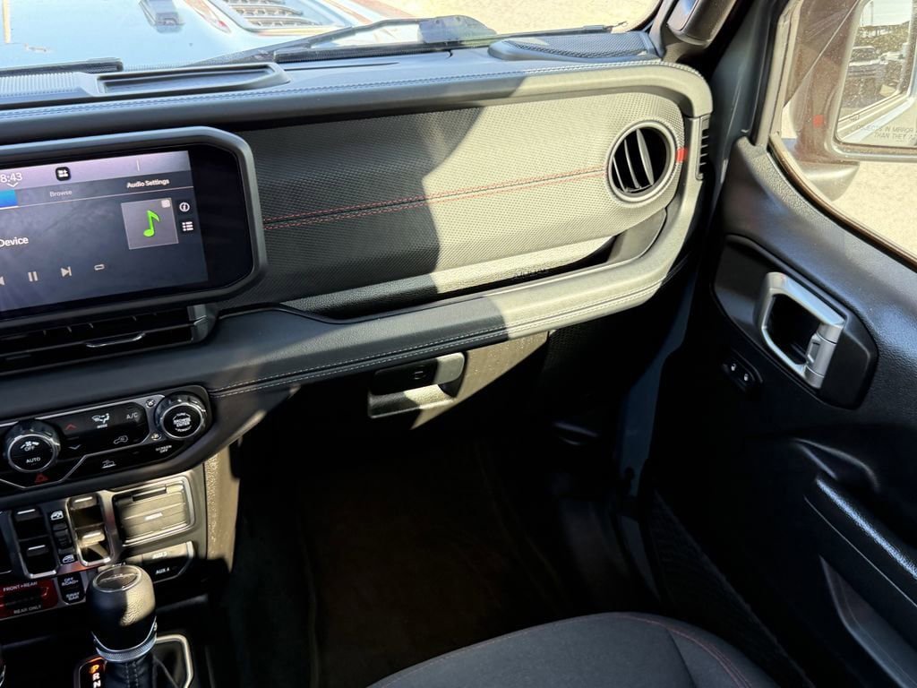 Used 2024 Jeep Gladiator Rubicon AWD/4WD image 15