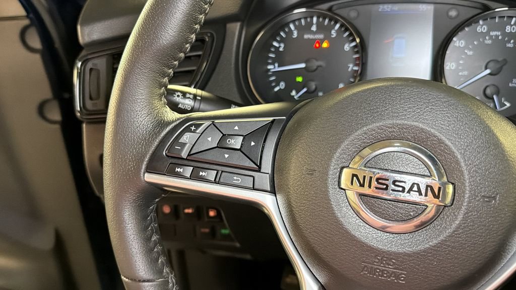 Used 2020 Nissan Rogue SV image 30