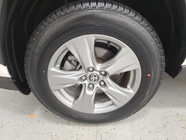 Certified 2022 Toyota RAV4 XLE image 10