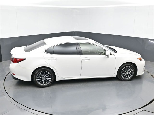 Used 2017 Lexus ES 350 w/ Luxury Package image 42