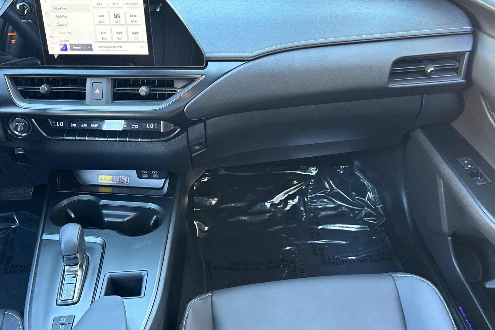 Used 2025 Lexus UX 300h FWD w/ Accessory Package (Z2) image 29