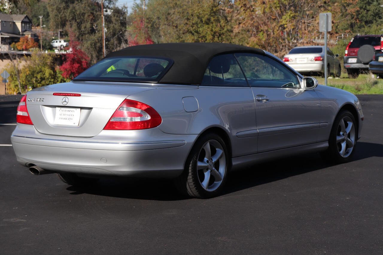 Used 2005 Mercedes-Benz CLK 320 Cabriolet image 18