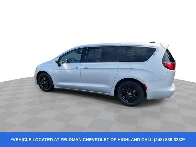 Used 2023 Chrysler Voyager LX FWD image 7