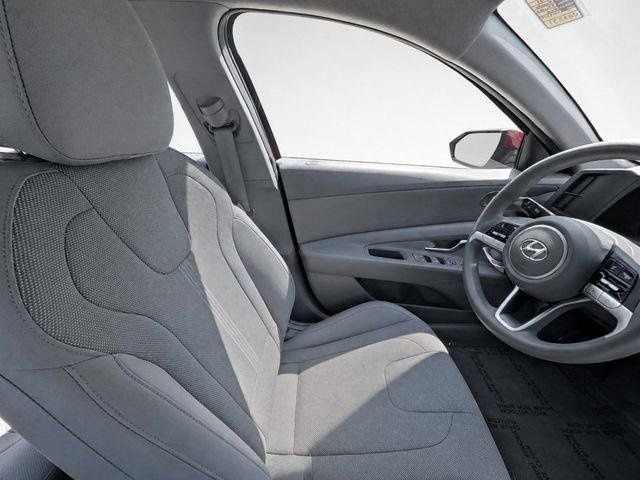 Used 2021 Hyundai Elantra SE FWD image 13