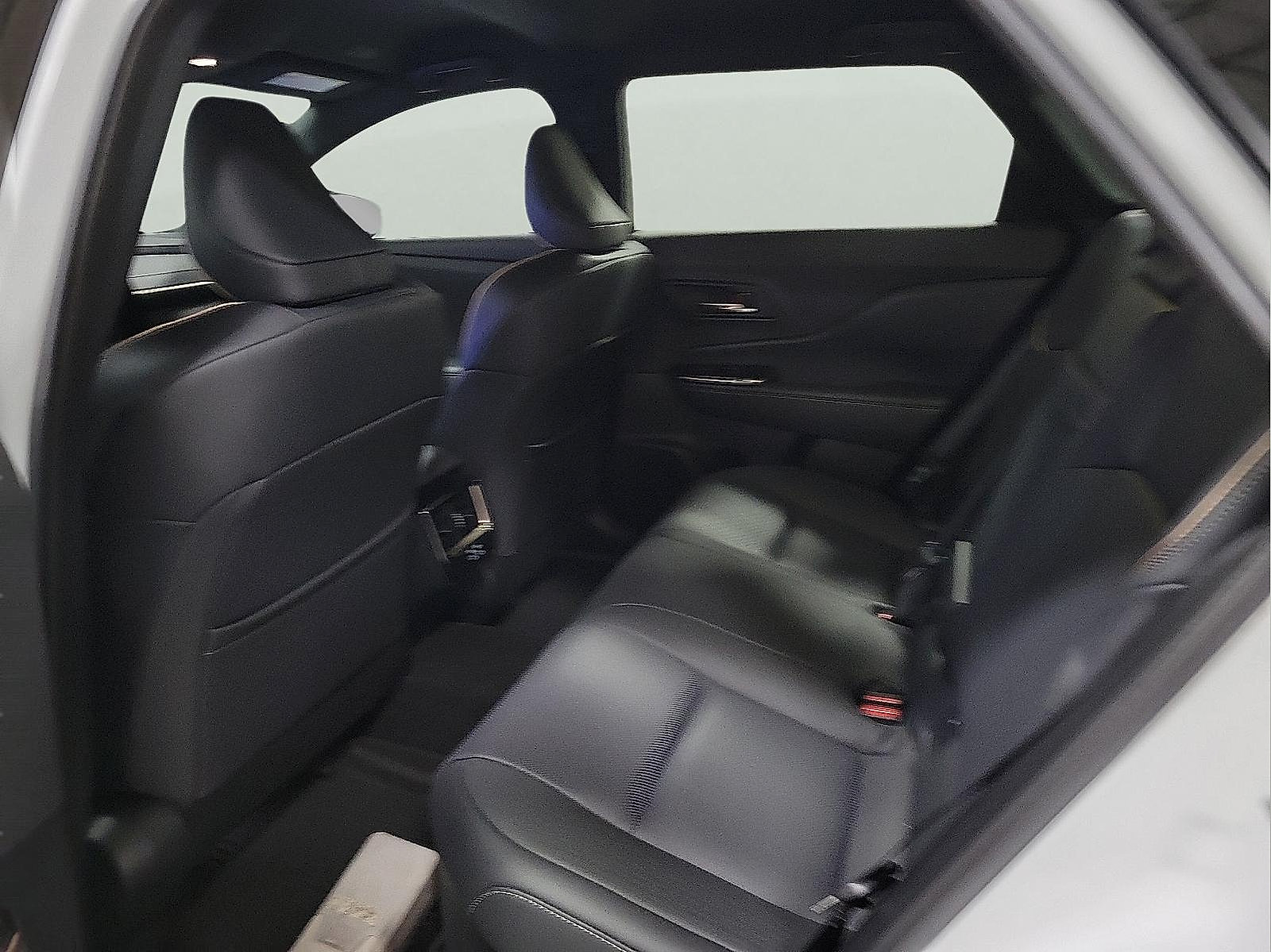 Certified 2025 Toyota Crown Signia AWD/4WD image 9