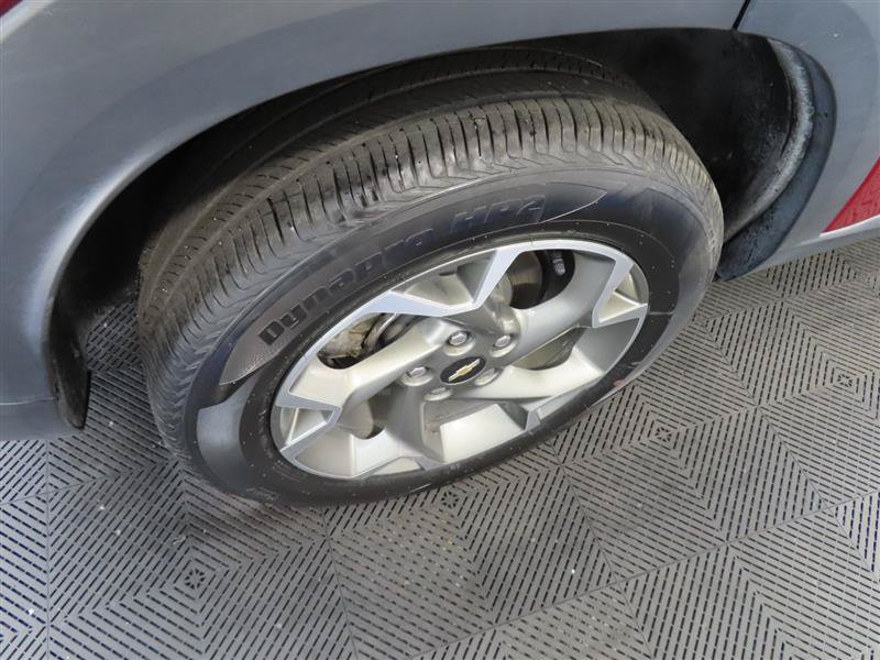 Used 2025 Chevrolet Trax LT w/ LT Convenience Package FWD image 8