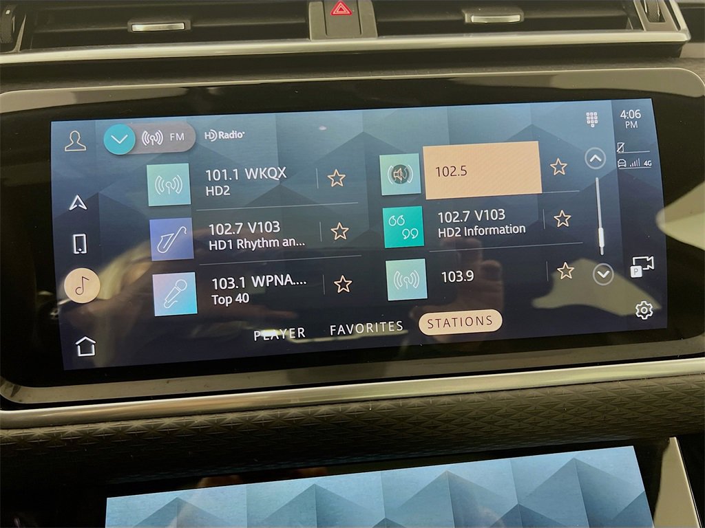 Used 2023 Land Rover Range Rover Velar HST image 14