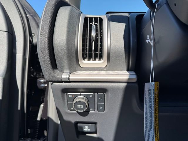 New 2025 Ford Expedition Active image 18