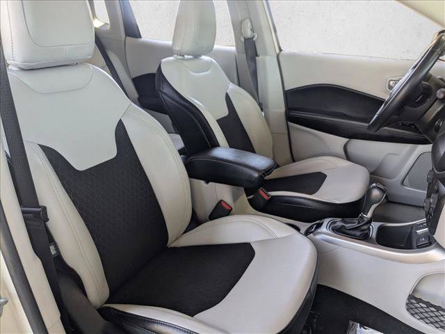 Used 2019 Jeep Compass Latitude FWD image 23