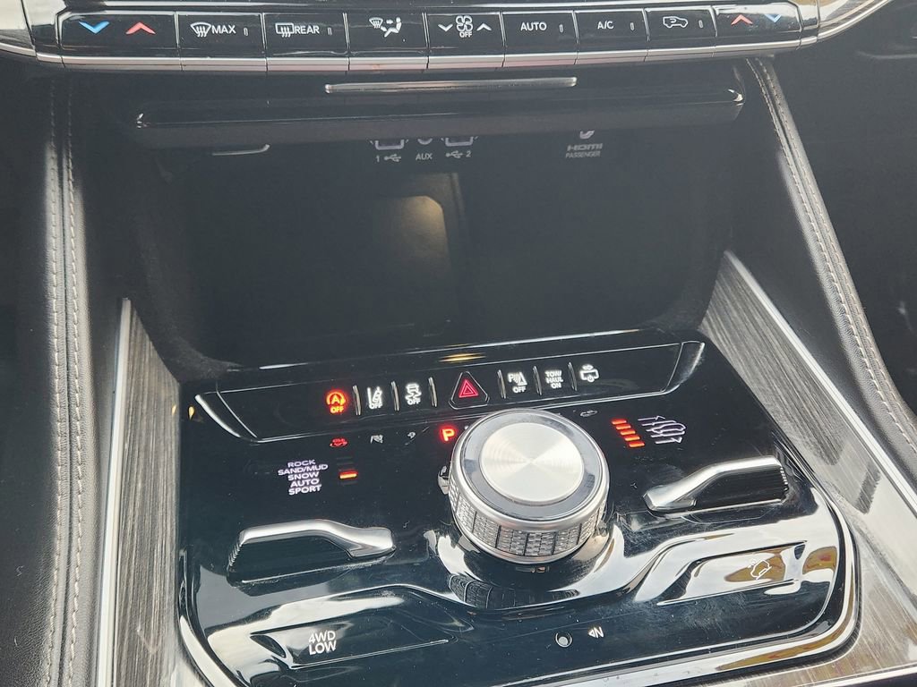 Used 2022 Jeep Wagoneer Series III w/ Premium Group I image 25