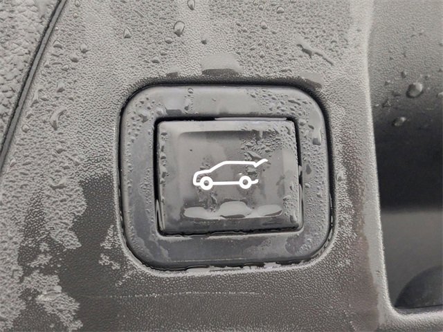 Used 2021 Buick Envision Essence w/ Sport Touring Package image 30