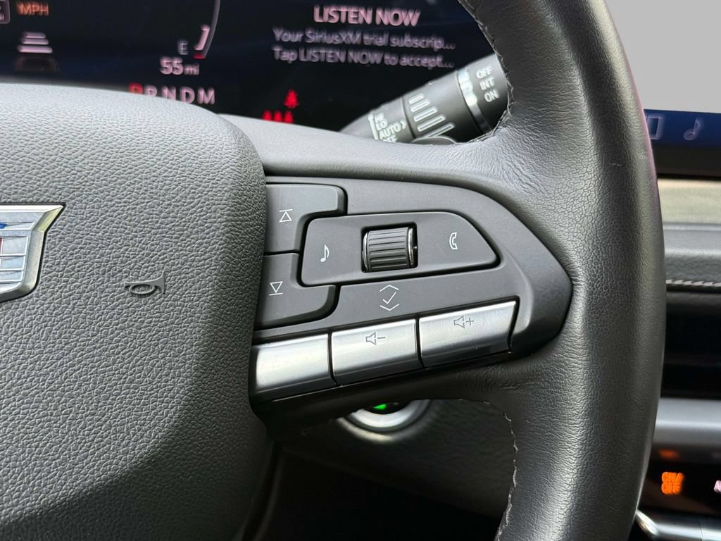Used 2025 Cadillac XT4 Premium Luxury FWD image 32