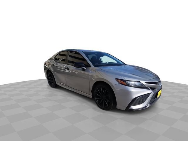 Used 2021 Toyota Camry SE FWD image 2
