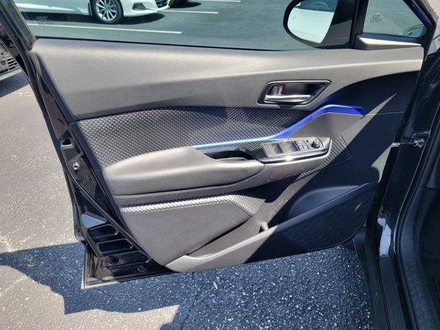 Used 2021 Toyota C-HR XLE FWD image 15