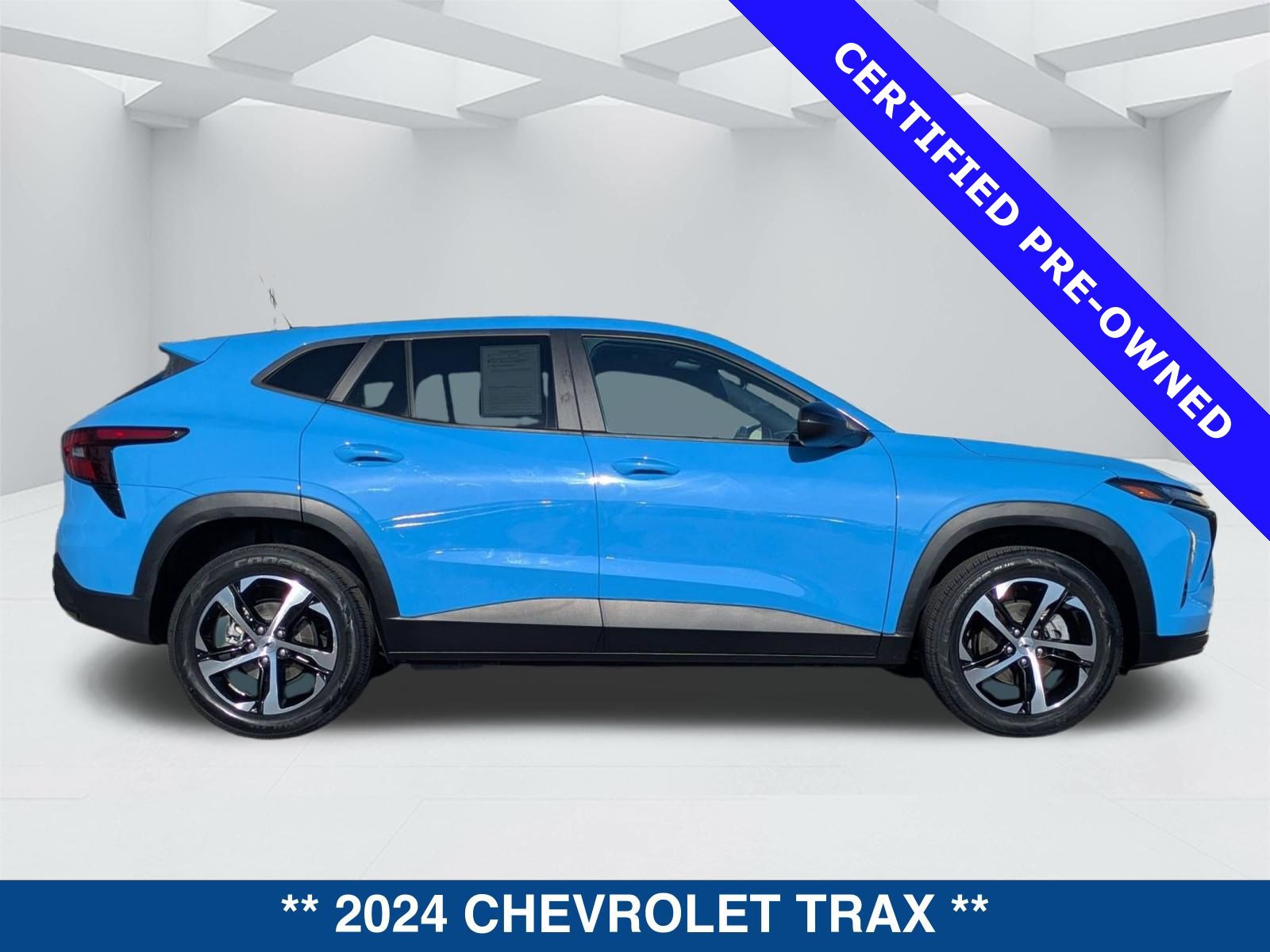 Used 2024 Chevrolet Trax RS w/ Driver Confidence Package FWD image 3