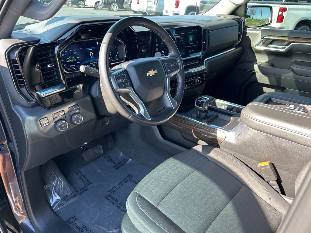 Used 2022 Chevrolet Silverado 1500 LT w/ Z71 Off-Road Package AWD/4WD image 21