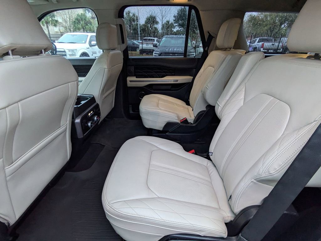 Used 2021 Ford Expedition Platinum image 14