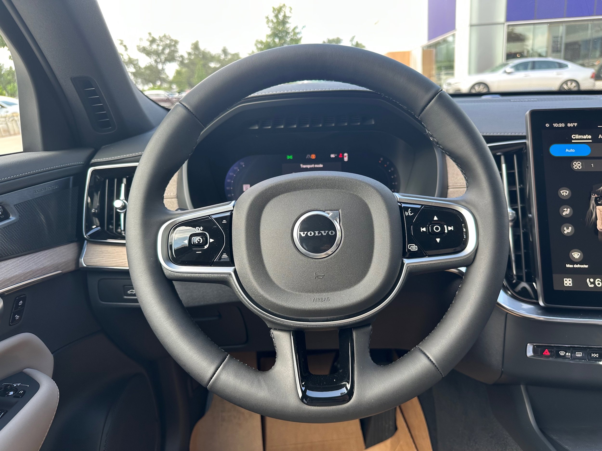 Used 2026 Volvo XC90 B6 Plus w/ Protection Package Premier AWD/4WD image 15
