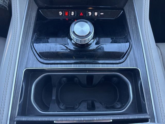 Used 2024 Jeep Wagoneer Series II w/ Flexible Seating Group image 25