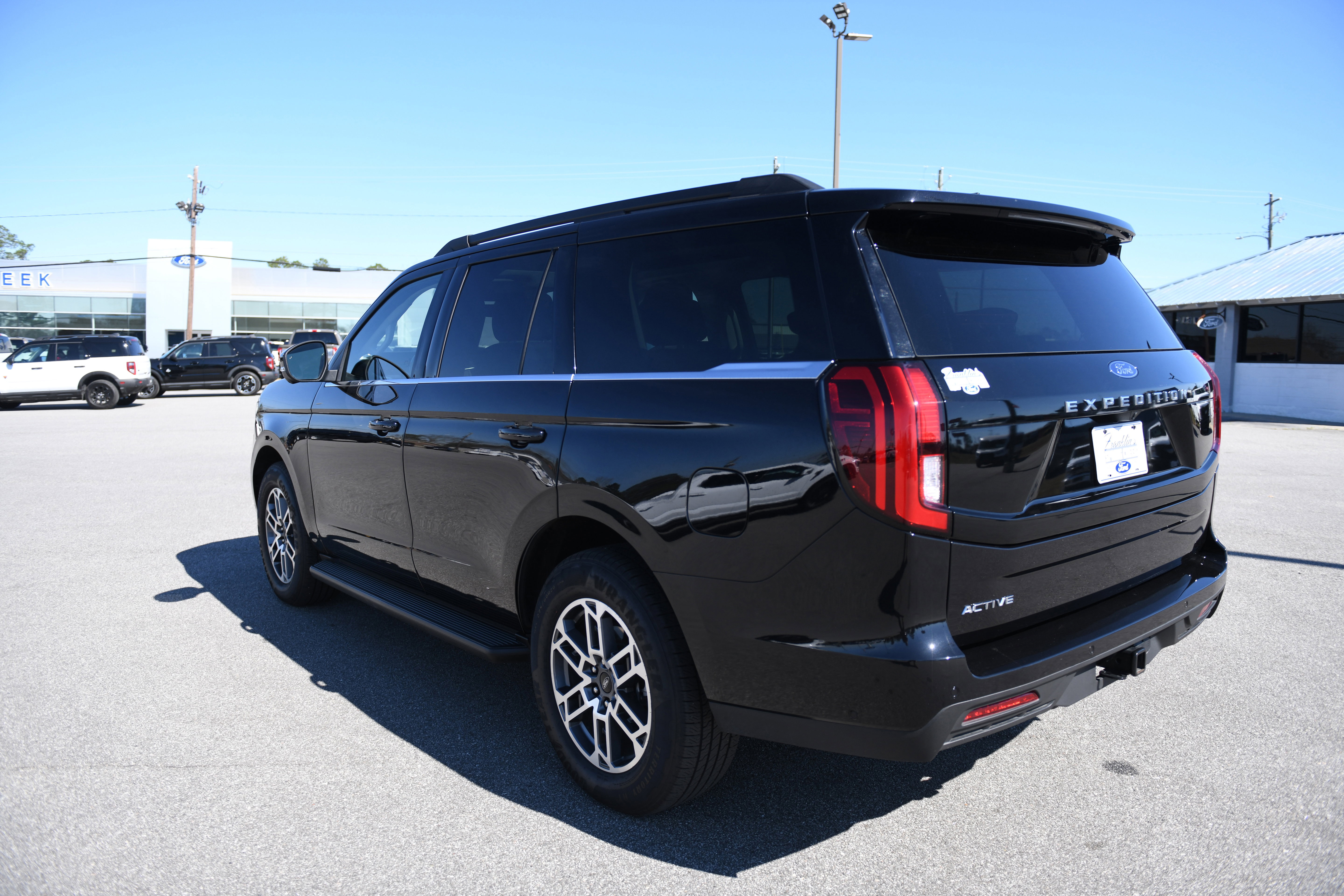 Used 2025 Ford Expedition Active image 10