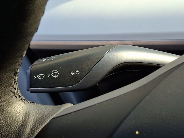 Used 2021 Tesla Model Y Long Range image 36
