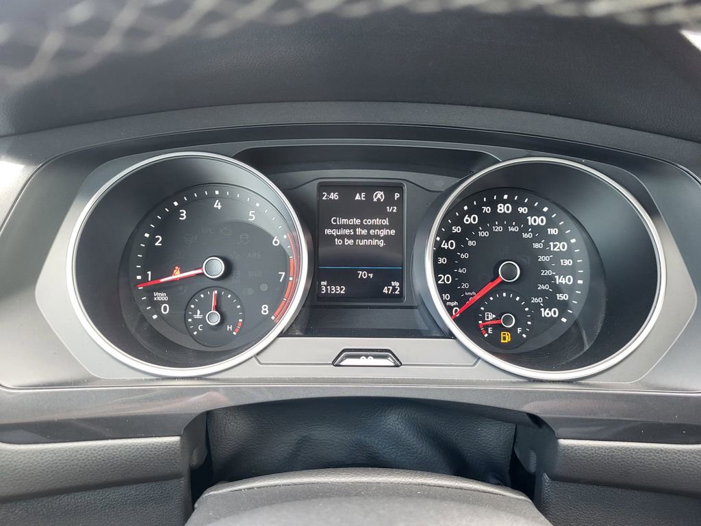 Used 2021 Volkswagen Tiguan SE w/ Panoramic Sunroof Package image 12