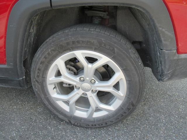 Certified 2024 Jeep Compass Sport w/ Mopar Graphics Package AWD/4WD image 5