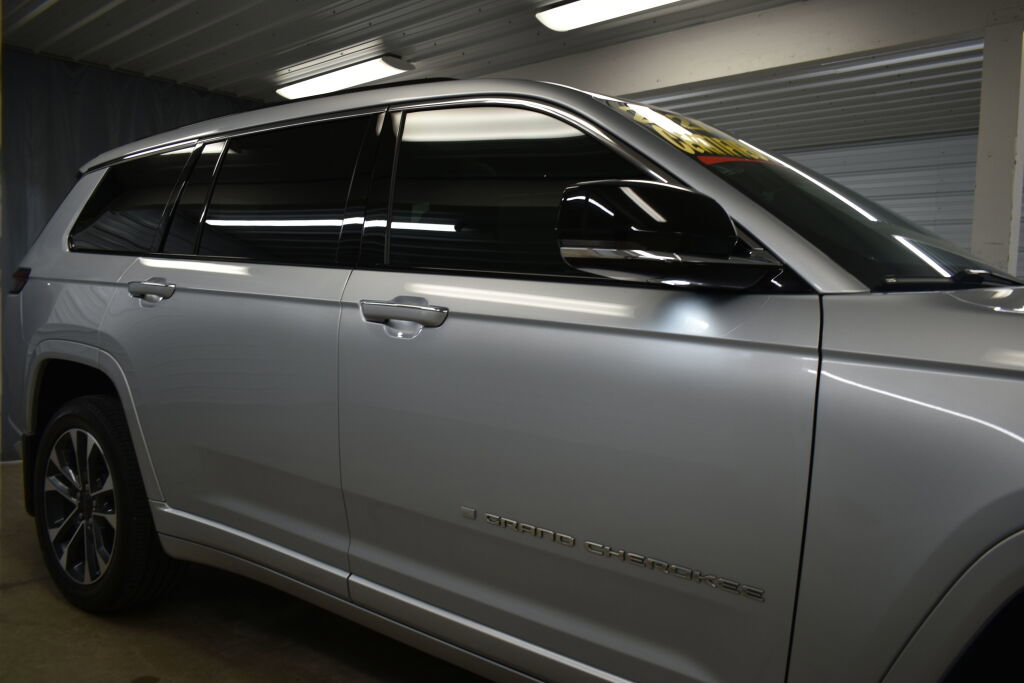 Used 2021 Jeep Grand Cherokee L Overland w/ Luxury Tech Group IV image 37