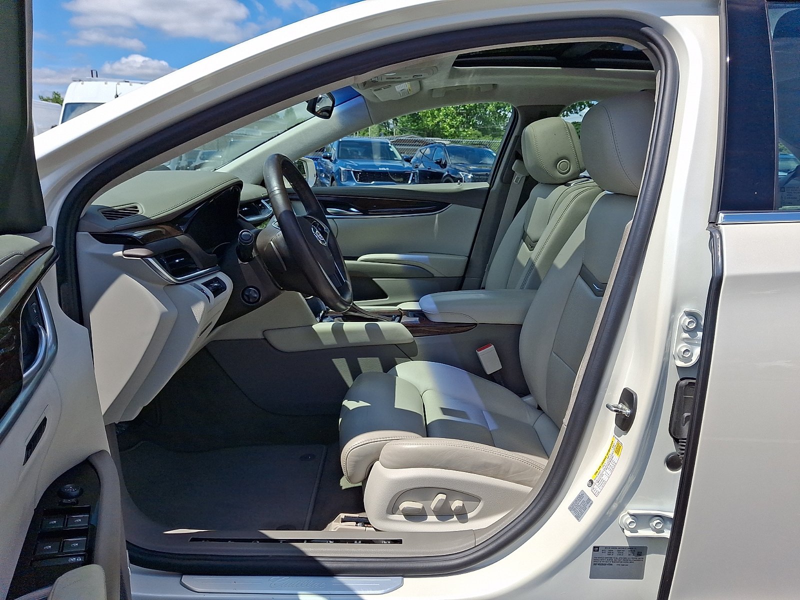 Used 2013 Cadillac XTS Platinum AWD/4WD image 15