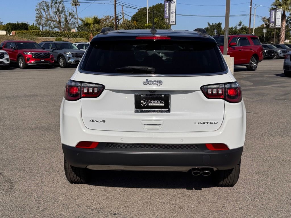 Used 2022 Jeep Compass Limited w/ Mopar Graphics Package image 11