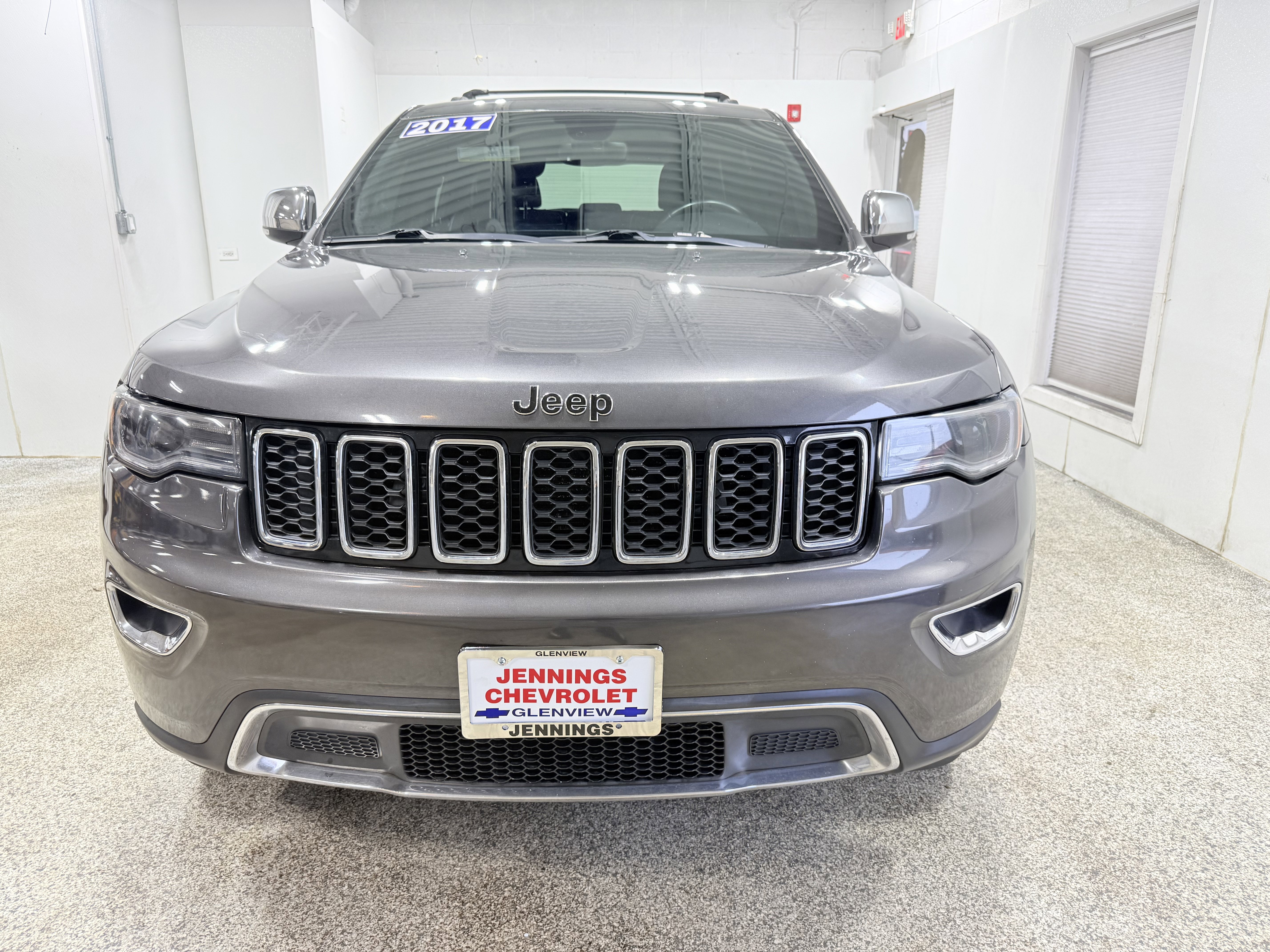 Used 2017 Jeep Grand Cherokee Limited w/ Luxury Group II AWD/4WD image 2