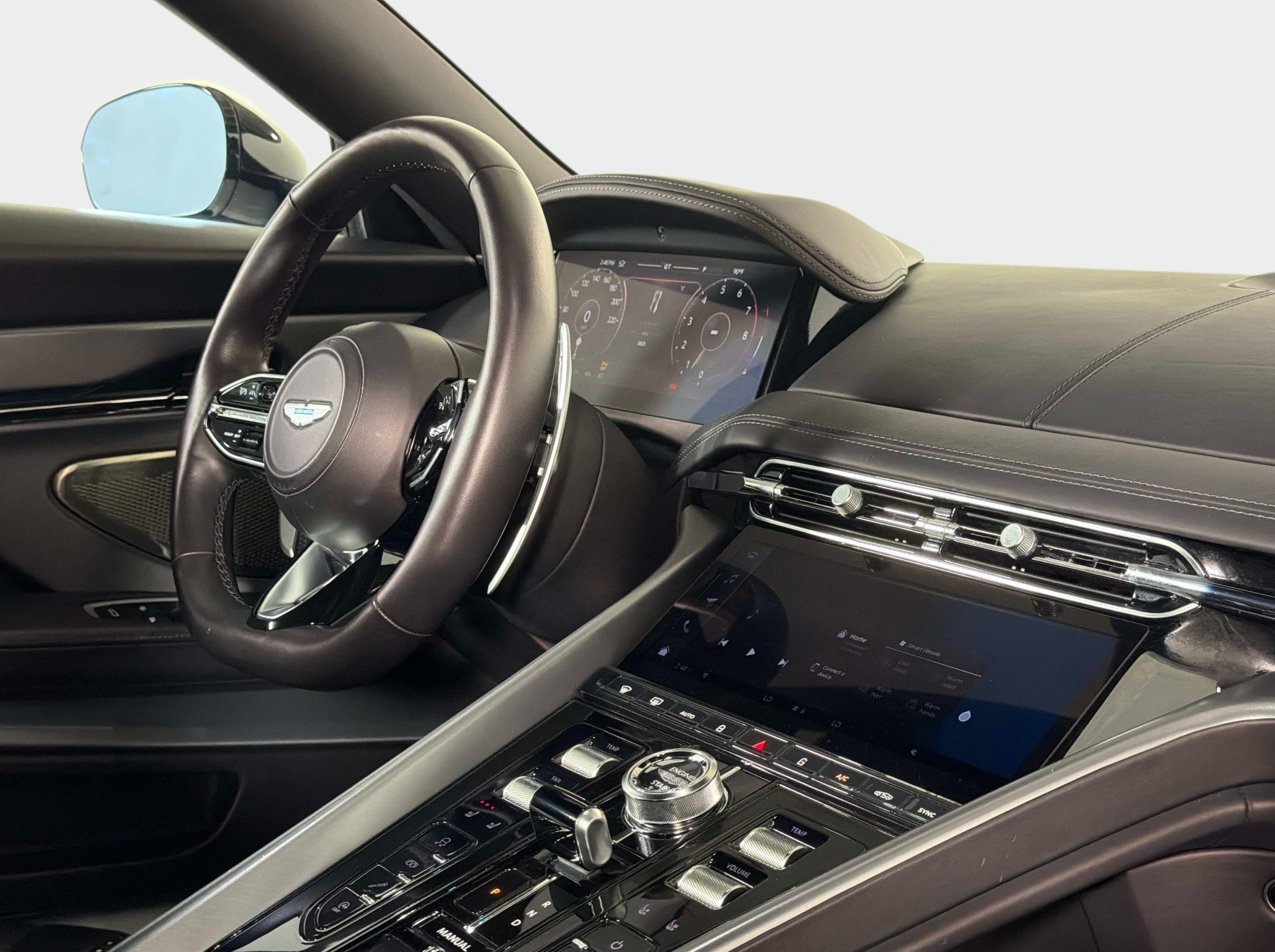 Used 2024 Aston Martin DB12 Coupe RWD image 29