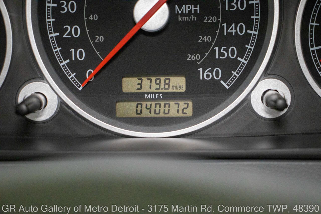 Used 2005 Chrysler Crossfire Limited image 18