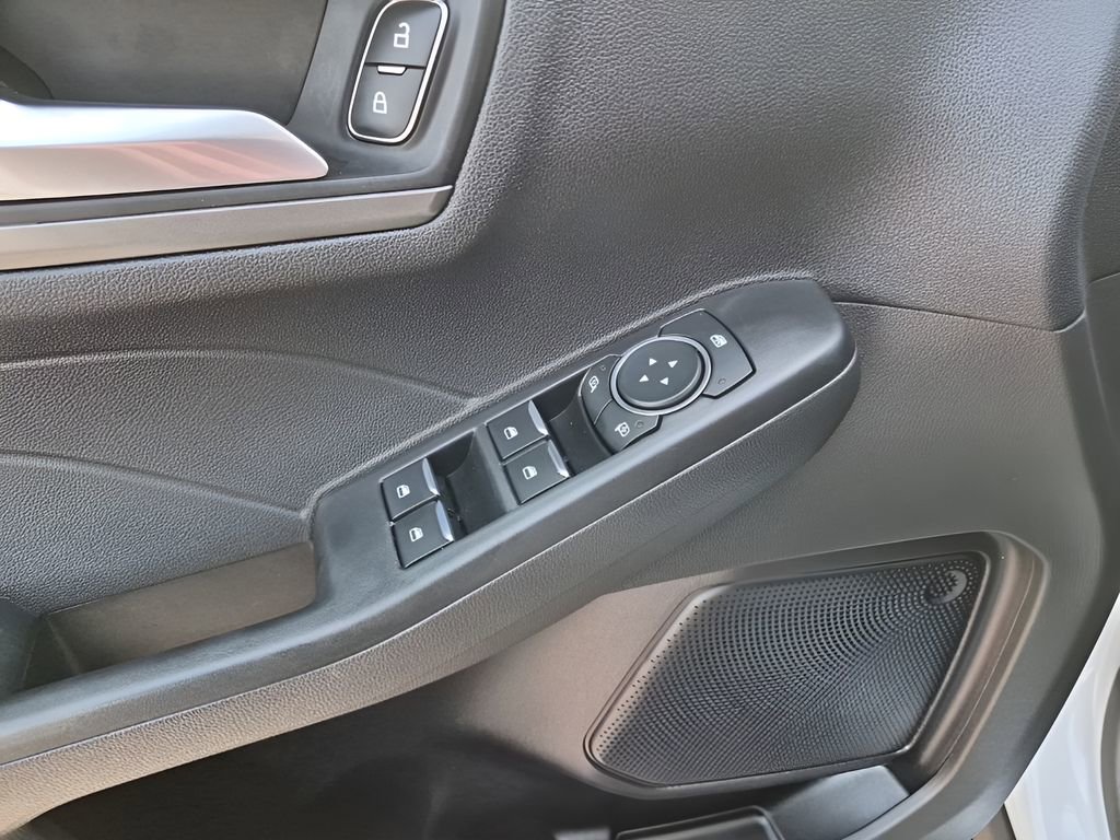 Used 2023 Ford Escape SE image 28