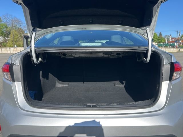 Used 2025 Toyota Corolla LE FWD image 31